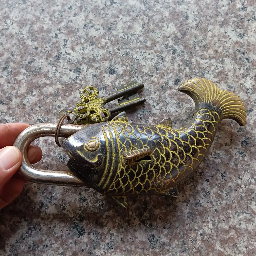 Vintage Bronze Lock With Two Key Fish Shape Ancient Secure Equipe Used Home Garden Rare Collect