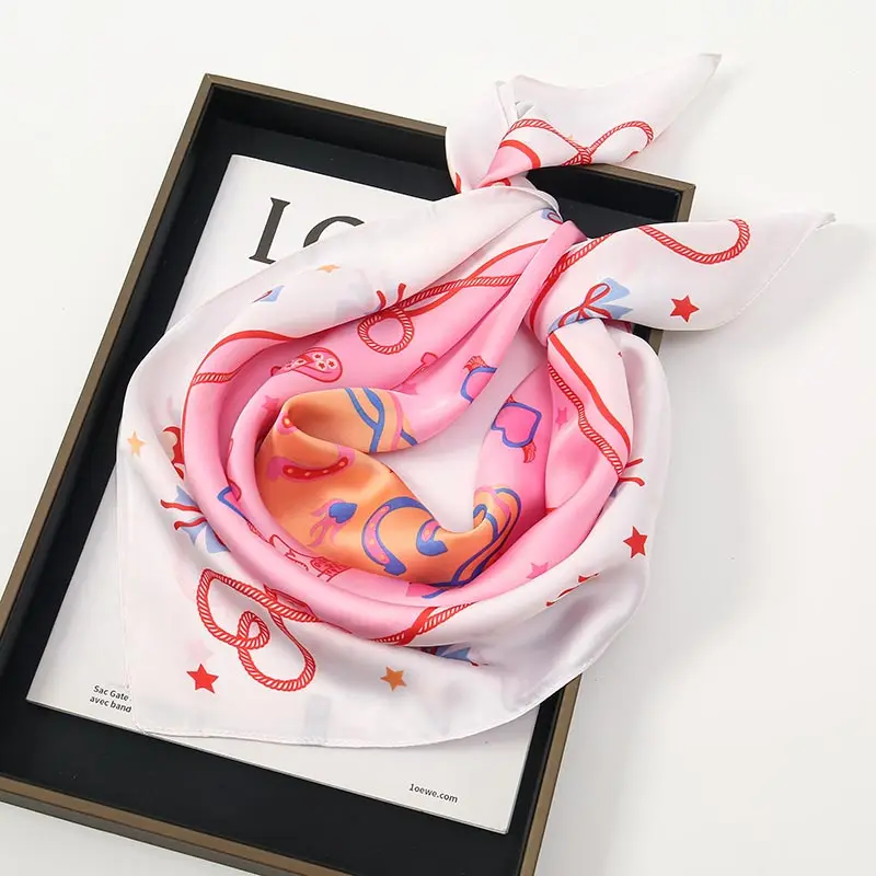 2025 موضة جديدة 70x70 سنتيمتر المرأة وشاح سيدا بيزلي الطباعة Cachecol ساحة الزخرفية باندا Pescoco Luxa Banda Design