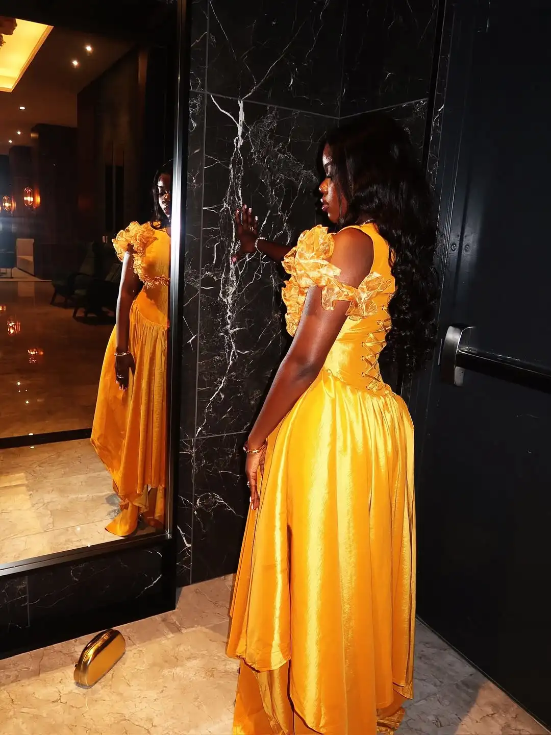 Ouro cetim africano vestidos de noite aso ebi assimétrico drapeado longo vestidos de festa babados aparados vestido de baile robe de mariée personalizado