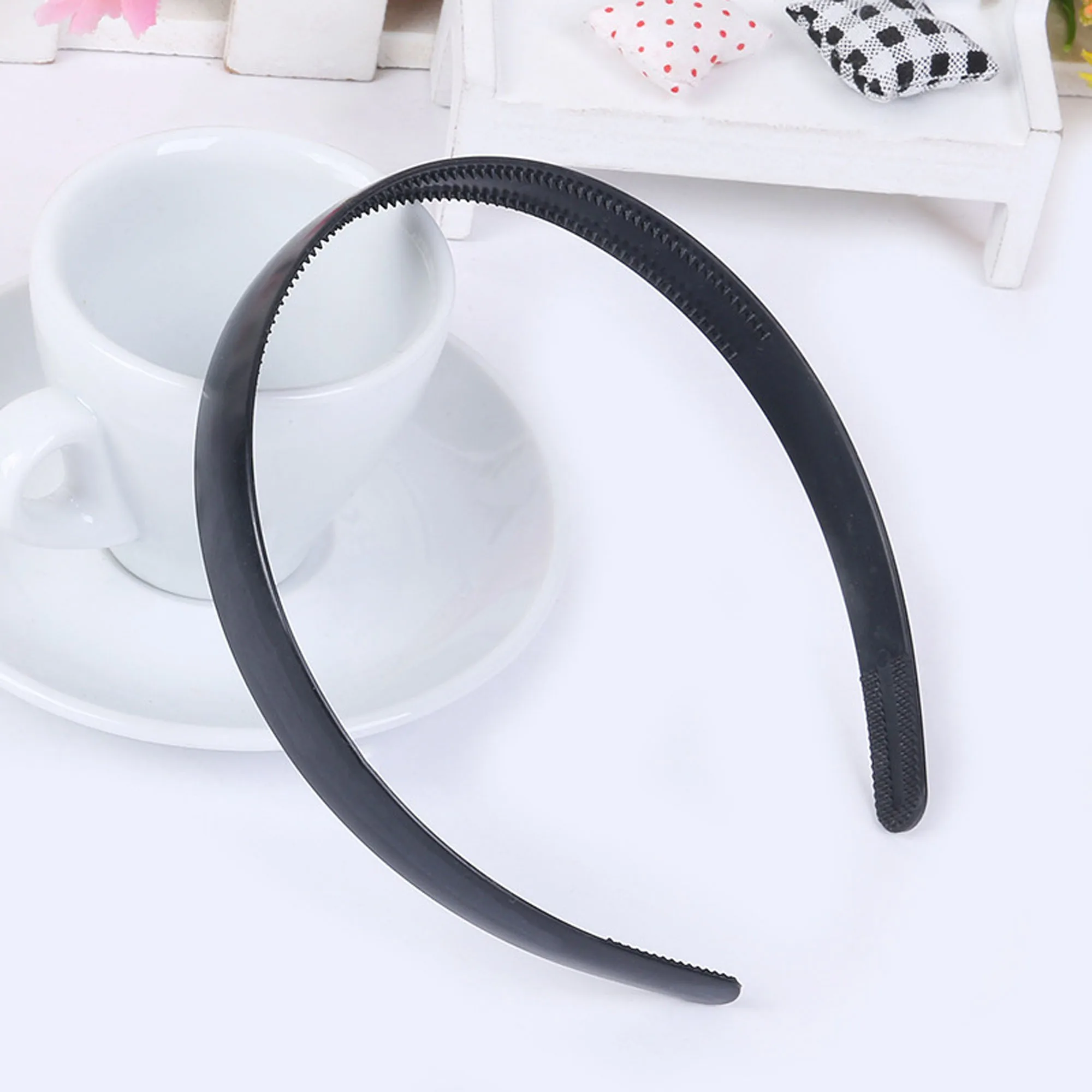 40Pcs 1.5cm White Black Plastic Hairband with Teeth Non-Slip Arc Surface Headband Hair Hoop for Girls DIY Hair Crafts Headwear