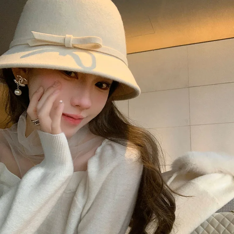 

Autumn and Winter Show Face Lambs Wool Bucket Hat Women's Retro Hepburn Style Bowknot Top Hat Elegant White Woolen Fisherman Hat