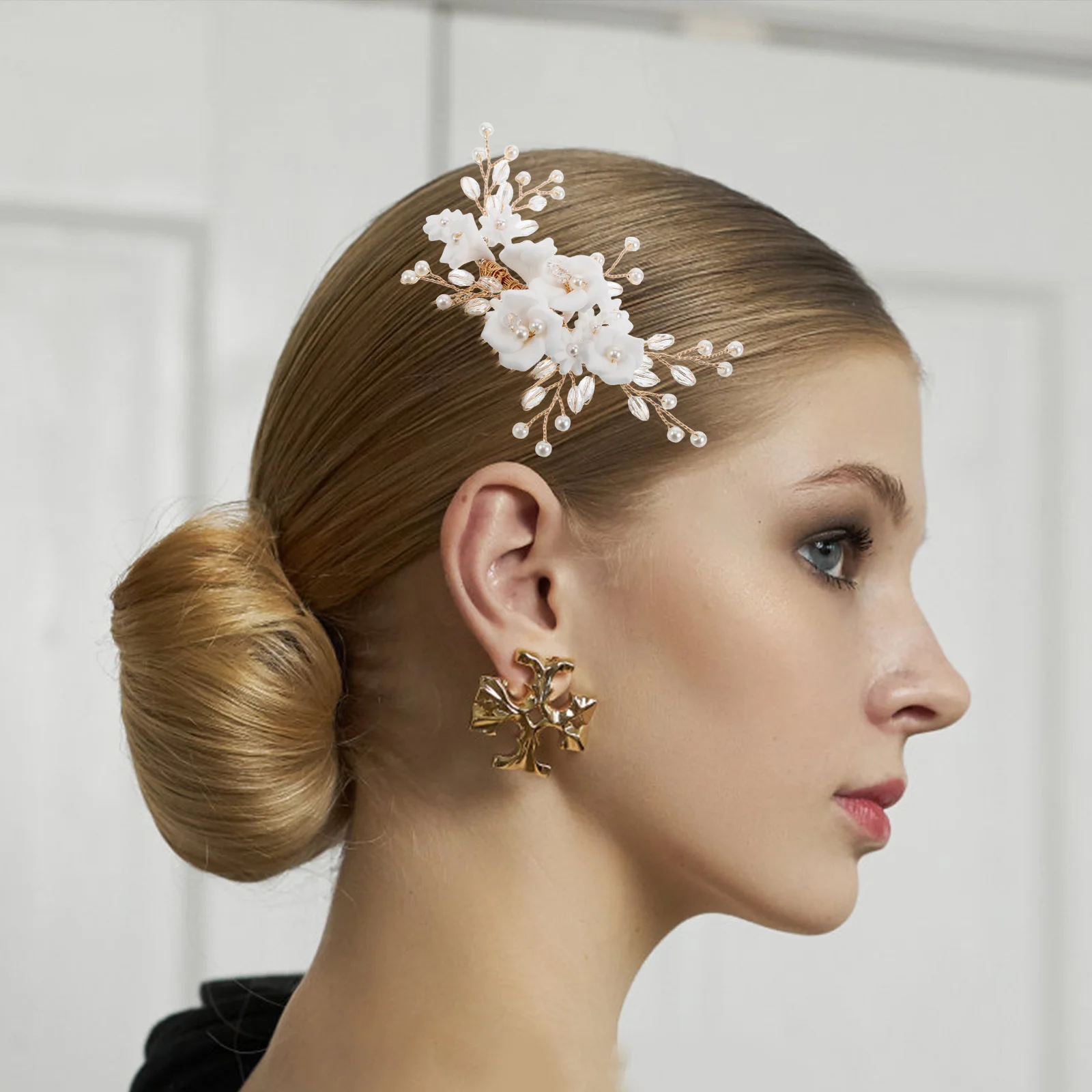 

European Bridal Hair Side Comb White Clay Pearls Elegant Wedding Hair Accessories for Brides Bridal Headpiece Combs for Women