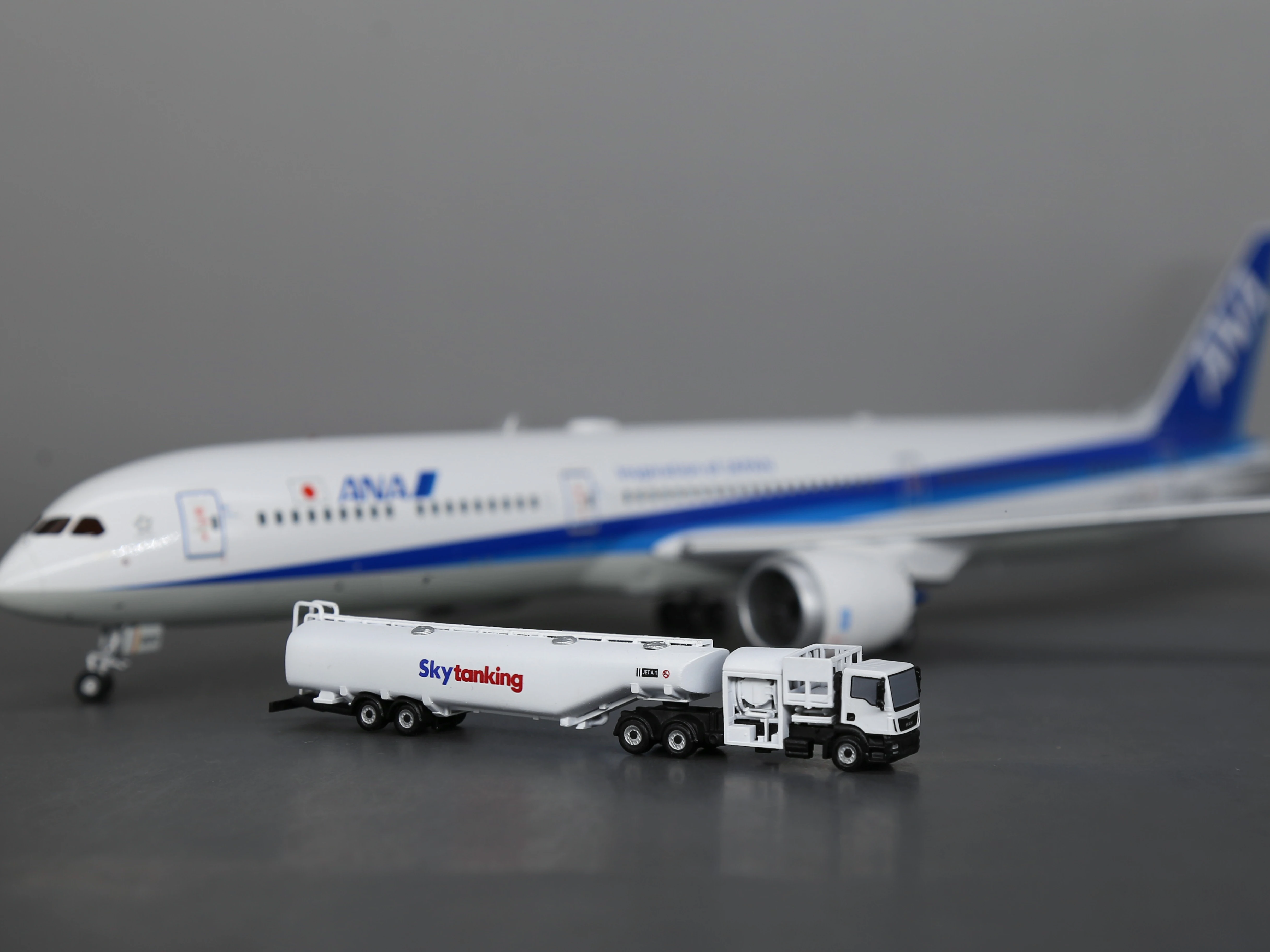 

1/400/200/144 Аэропортовое небо, газовая заправка, готовая 3D-печатная авиационная модель