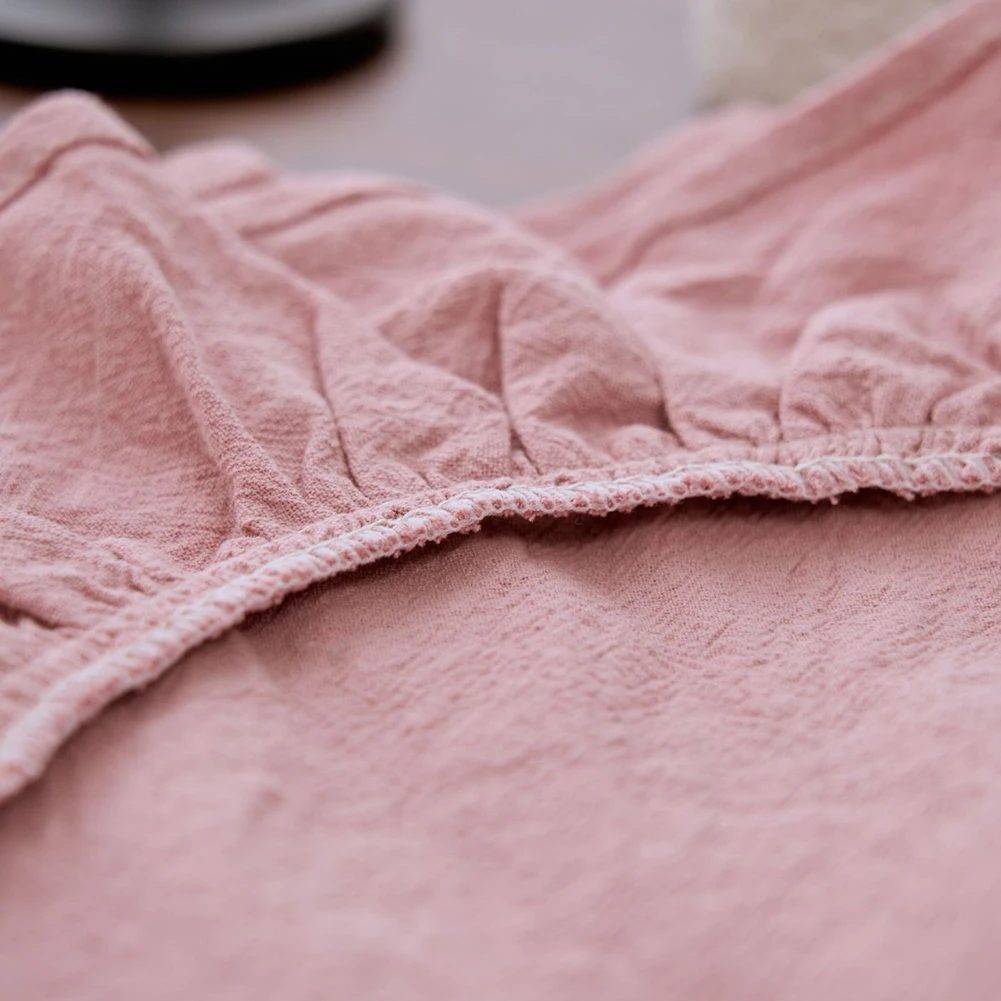 4 Scalloped Placemats with Thin Ruffled Profile for Tableware Placement and Protection Polyester Cotton Blend Table Mats