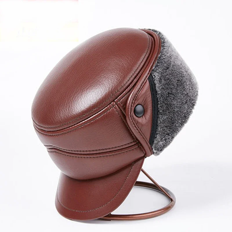 

New Genuine Leather Faux Fur Caps Dad Warm Winter Hat For Men Velvet Flat-top Duck Tongue Ear Protection Outdoor Bomber Gorra