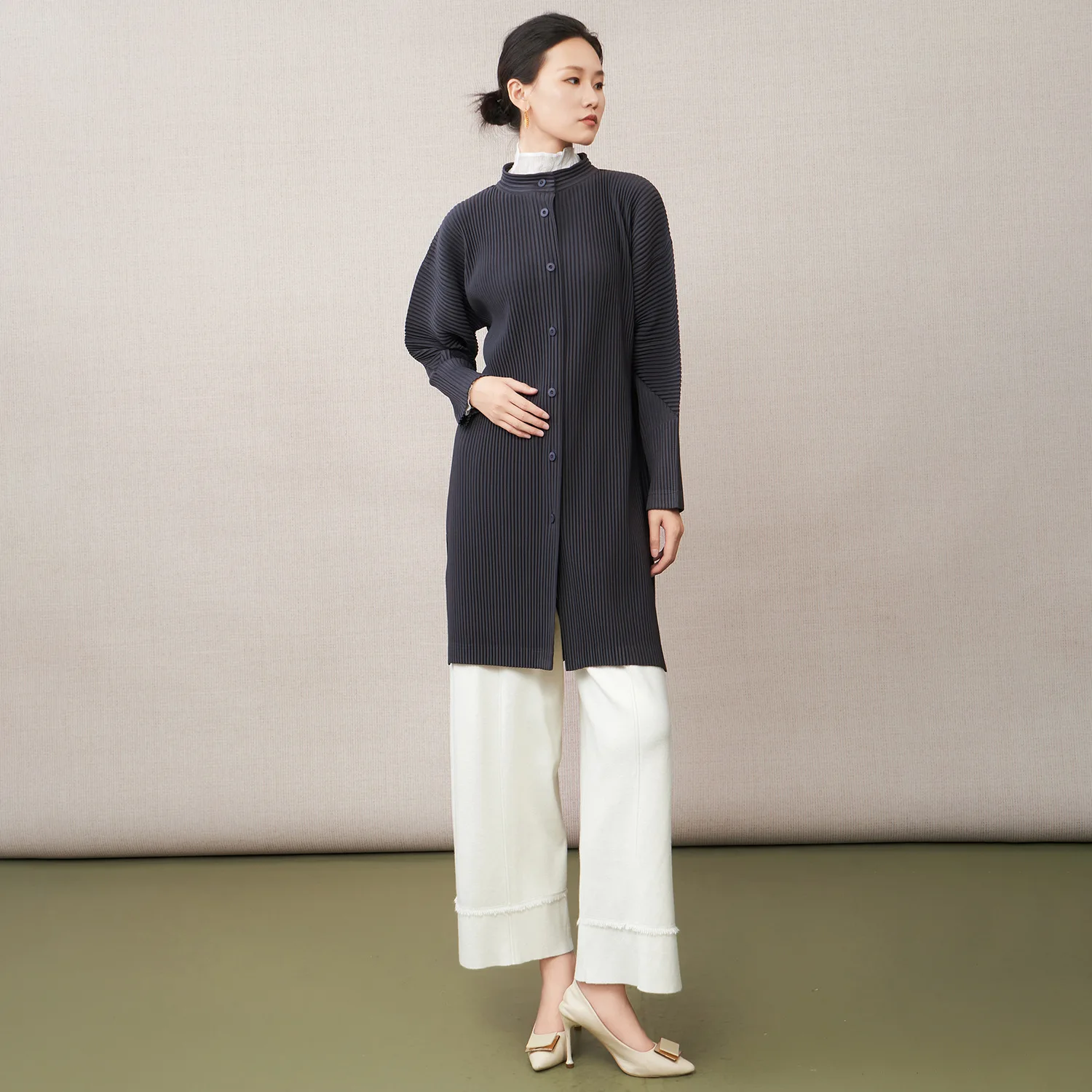 

Новая куртка Miyake Folds 2025 года, женская осенне-зимняя однобортная свободная куртка для пожилых людей свитером-кардиганом