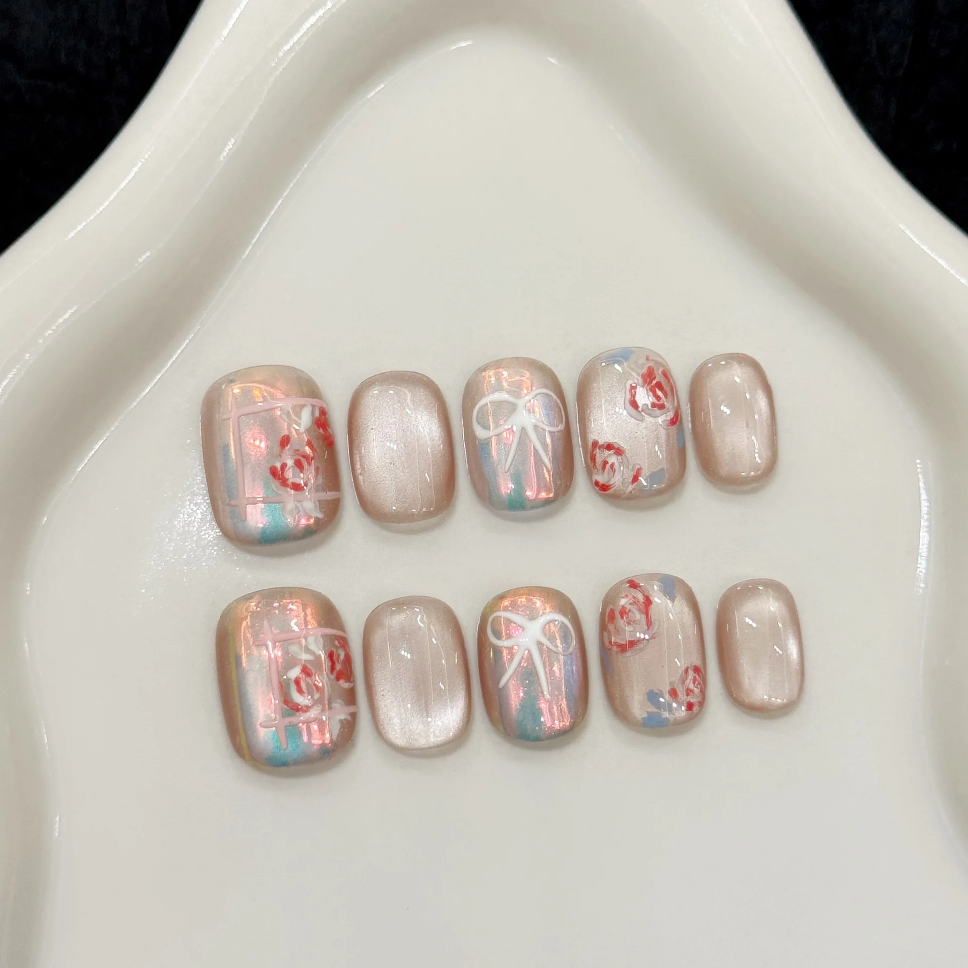 

10 шт. Роскошный пресс ручной работы на ногтях Короткие овальные бантики с ручной росписью и 3 шт. Клейкие вкладки для клея для ногтей