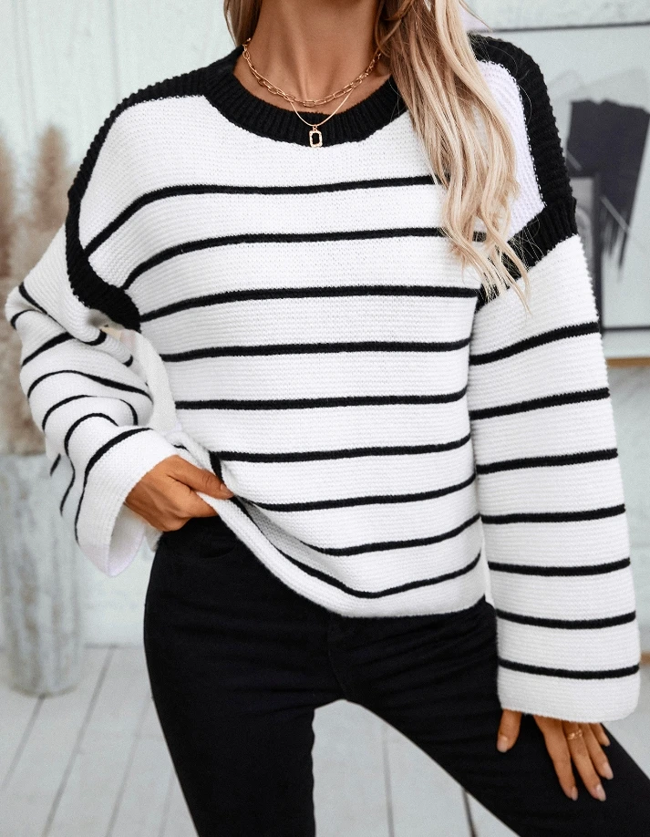 Women's Retro Style Sweater 2025 Autumn Winter Latest Round Neck Loose Black and White Striped Pullover Long Sleeved Knitted Top