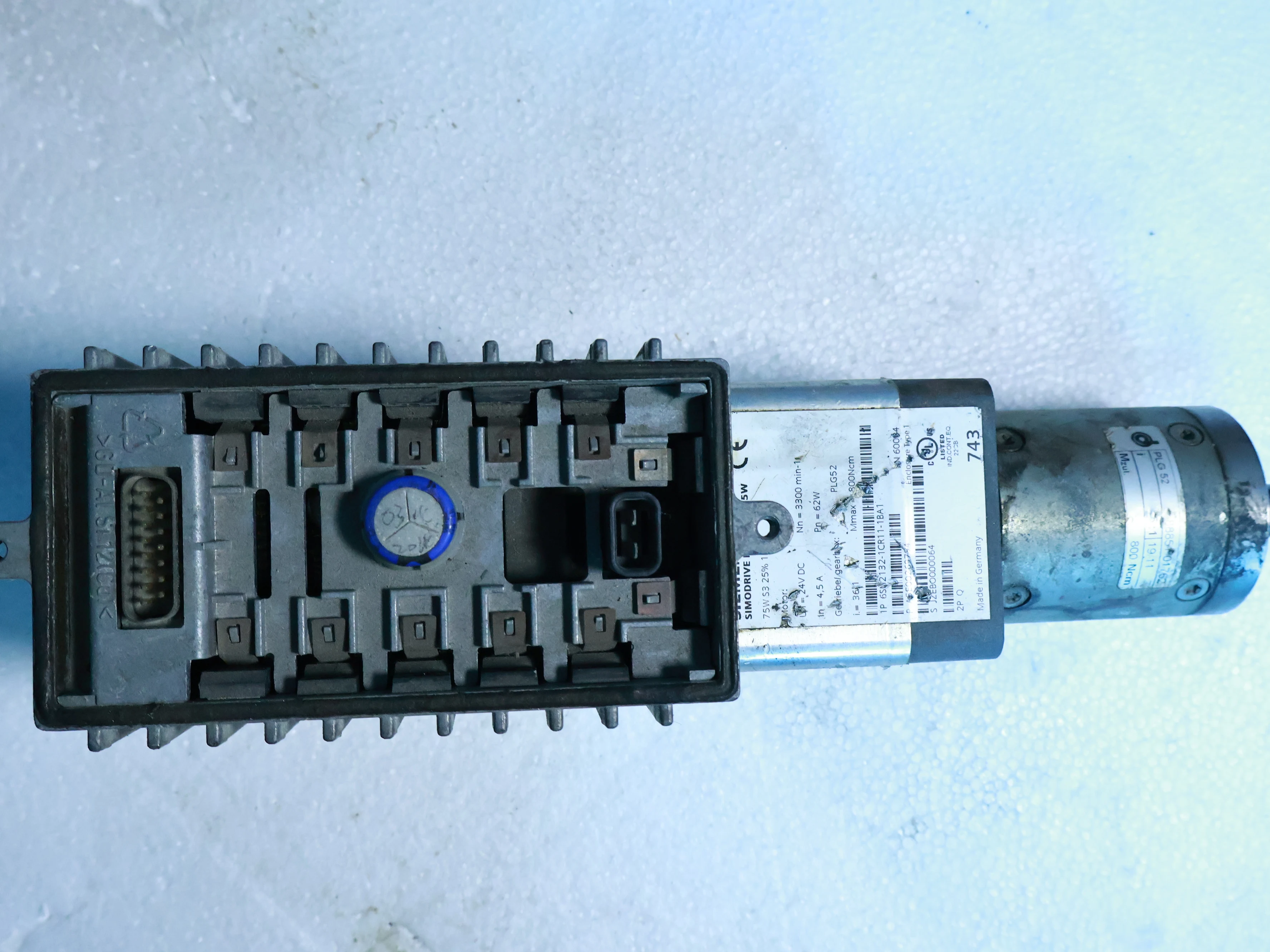 Used 6SN2132-1CR11-1BA1 For SIEMENS 6SN2132-1CR11-1BA1 IMODRIVE POSMO A POSITIONIERMOTOR