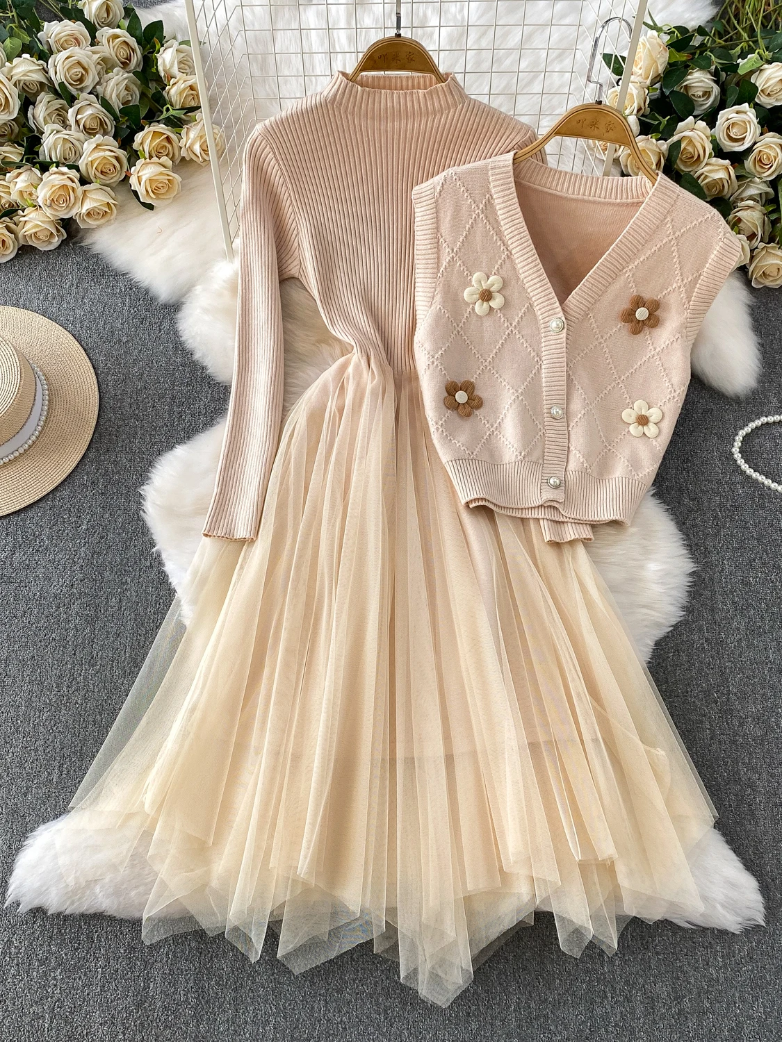 

Однотонная осенне-зимняя водолазка с длинными рукавами, вязаное сетчатое платье с v-образным вырезом, вязаный жилет с вышивкой, модный роскошный комплект Y2K