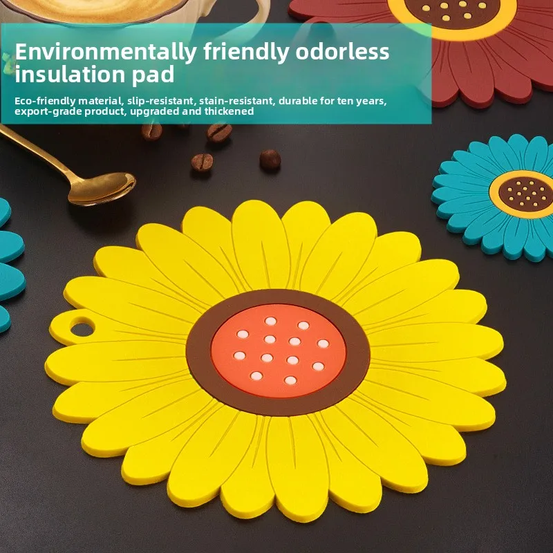 

Environmentally friendly odor-free table mat Household restaurant Sunflower insulation mat Non-slip kitchen insulation mat Kettl
