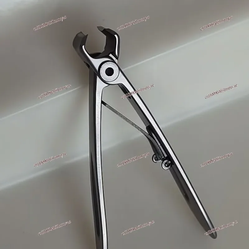 

Portable Set of Nail Clippers