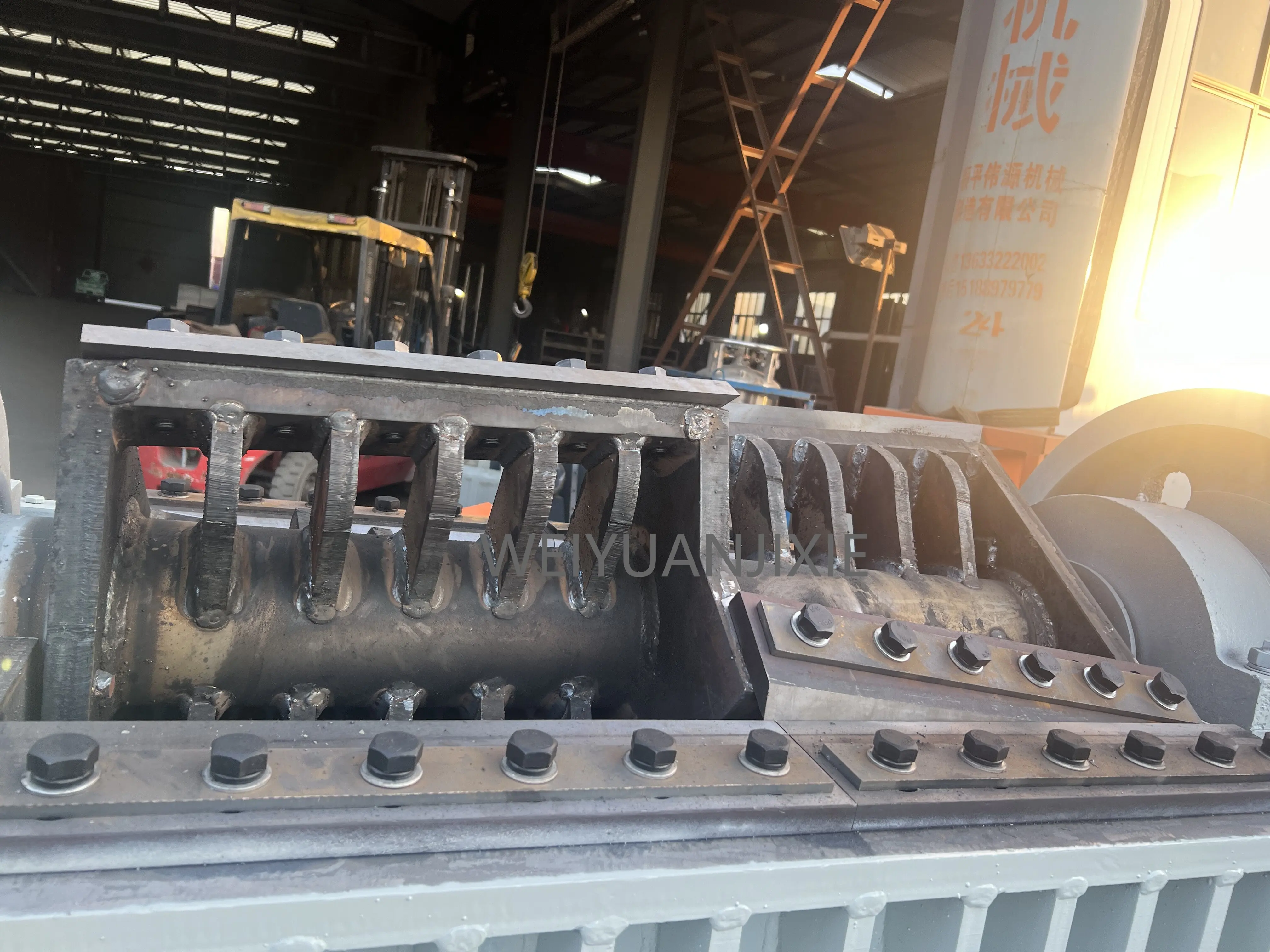 مبيعات المصنع الملحقات كسارة البلاستيك الصلب شفرة آلة طحن الزجاجات كسارة D2 SKD11 شفرة