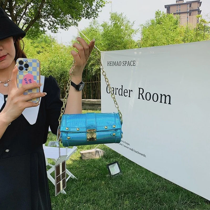 

Парижская элегантная женская сумка с бантом и женскими акцентами и высококачественной галькированной кожей