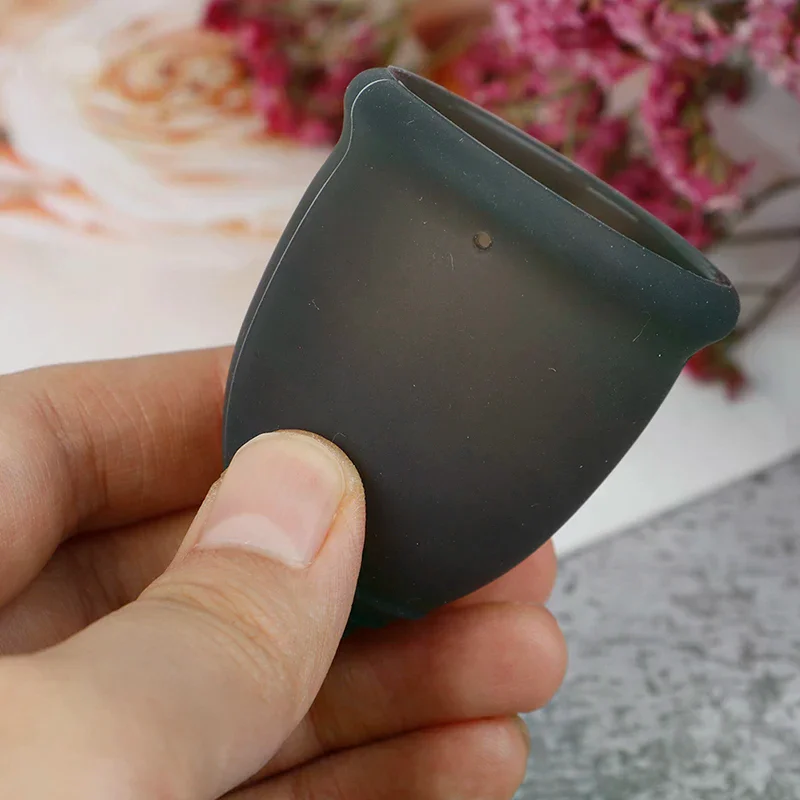 ถ้วยประจำเดือนหลากสี 1 ชิ้น ทำจากซิลิโคนเกรดทางการแพทย์ ถ้วยฆ่าเชื้อสำหรับผู้หญิง ถ้วยประจำเดือนสำหรับสุภาพสตรี ผลิตภัณฑ์สุขอนามัยสำหรับผู้หญิง