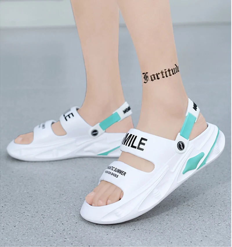 Sommer neue Mode weiche Sohle bequeme Herren Sandalen Outdoor Freizeit dickbesohlte Dual-Purpose Sandalen und Hausschuhe.