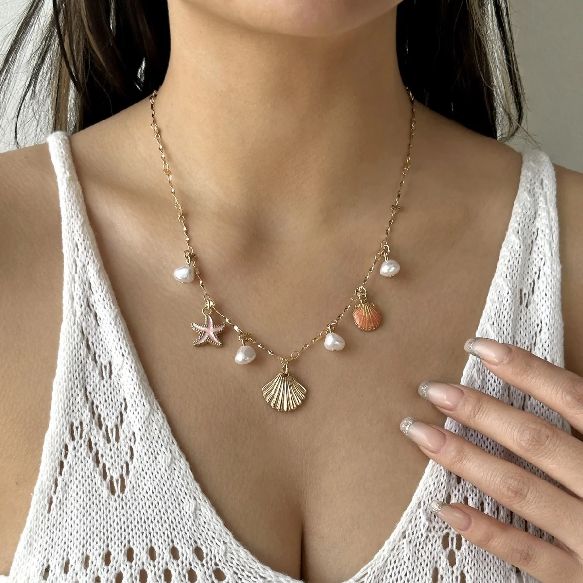 Sommerliche Halskette mit Imitationsperlen, Seestern- und Muschelanhänger für Damen und Herren, Bohemian Fischschwanz-Ozean-Strand-Choker, Urlaubs- und Party-Schmuck – Detail 12