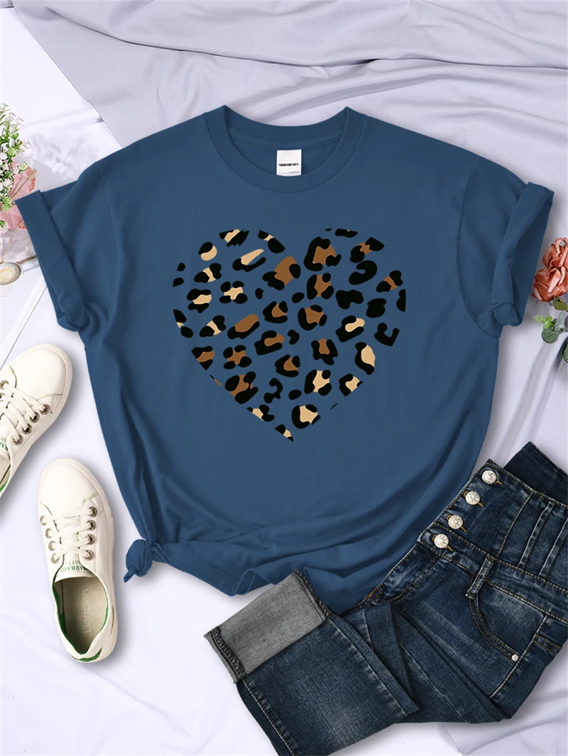 Camiseta sencilla con corazón de leopardo roto para mujer, camisetas informales de moda, camiseta suave, ropa Harajuku