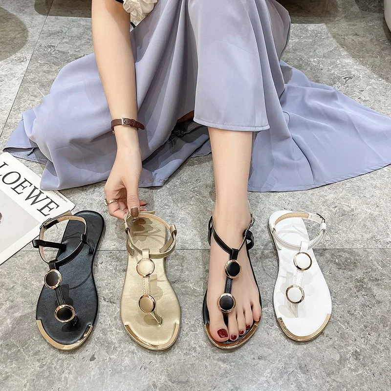 2024 Ladies Summer New Fashion Metal Decoration Brand Design Women Sandals Casual Flat Leather Beach Women Sandals Zapatilla