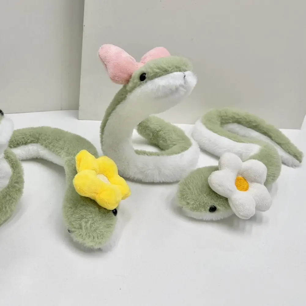Envoltura alrededor del brazo Año del serpiente juguete de peluche pequeño serpiente comodidad serpiente muñeco de peluche lindo dibujos animados serpiente Animal muñeca