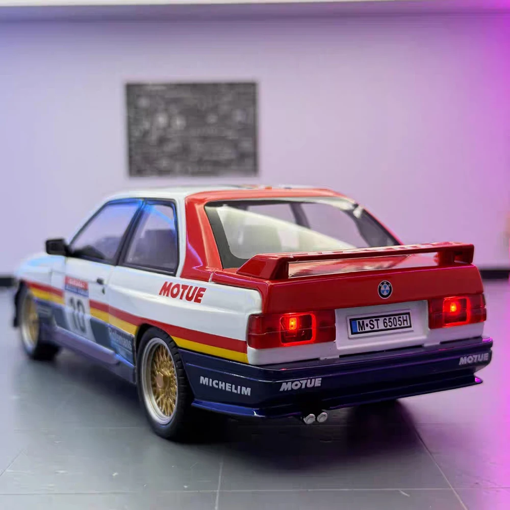 1:24 modelos m3 carros brinquedos liga fundição com música leve veículos em miniatura roda puxar para trás modelo carro para presentes do dia das crianças