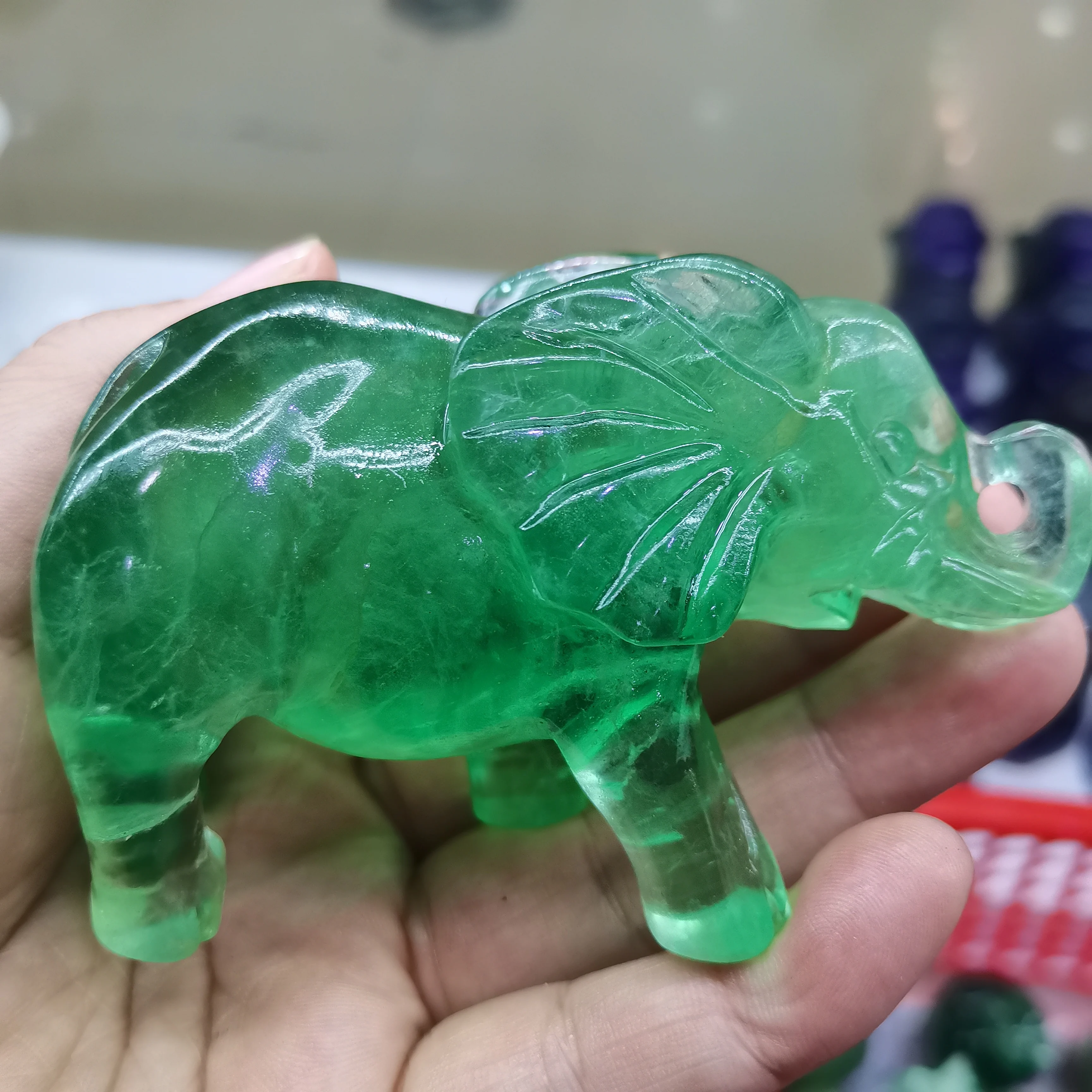 Imagem -04 - Estátua do Elefante Pedras Naturais Fluorita Verde Cristais de Cura Esculpidas Estatuetas Animais Decoração para Casa Gem Artesanato Trinket Pcs