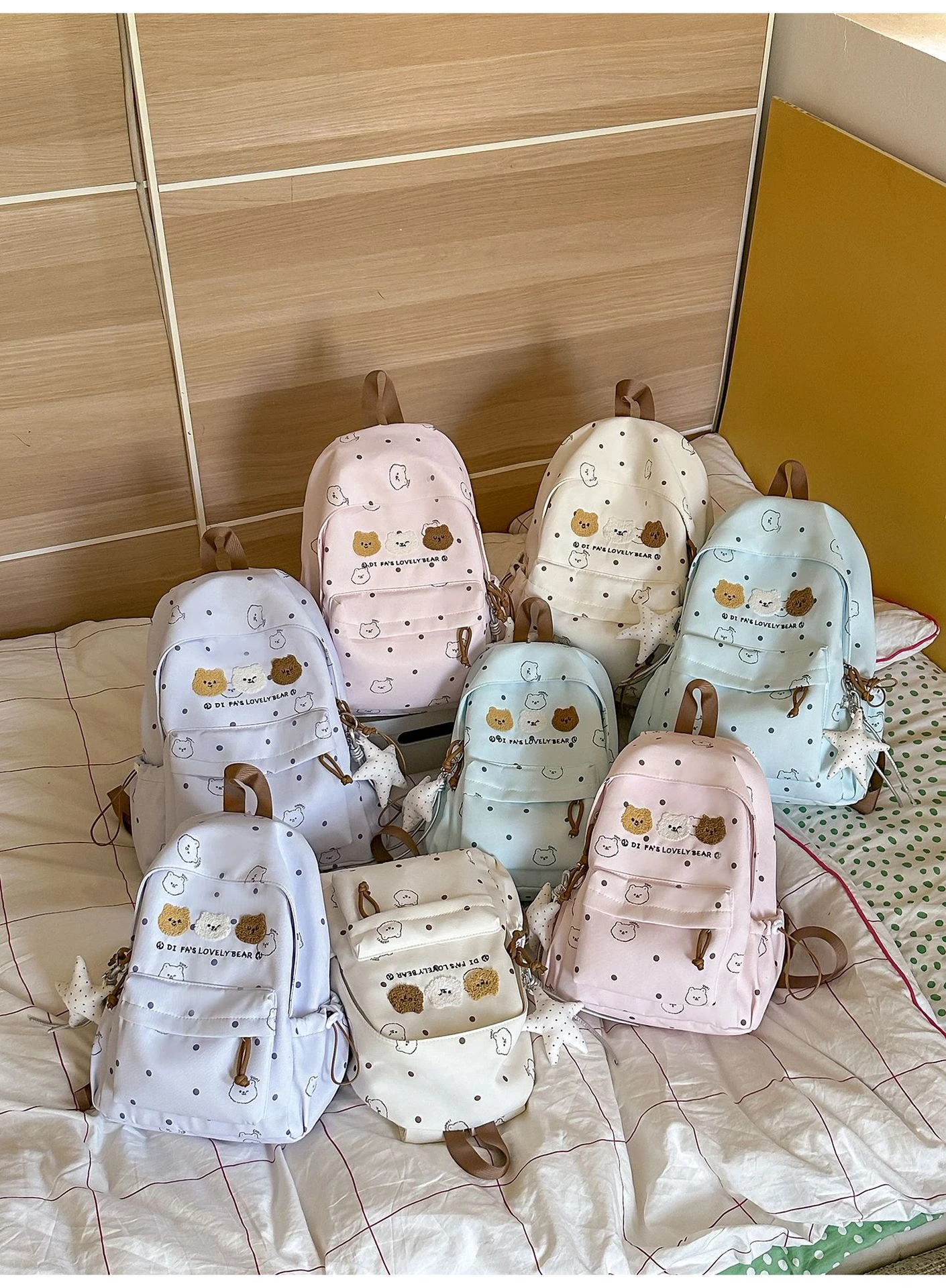 Neuer Studenten-Tagesrucksack aus Canvas für Damen mit Punktdruck und Flauschigem Bären-Patch, Leichte Schultasche für Teenager mit Stern-Anhänger – Detail 27