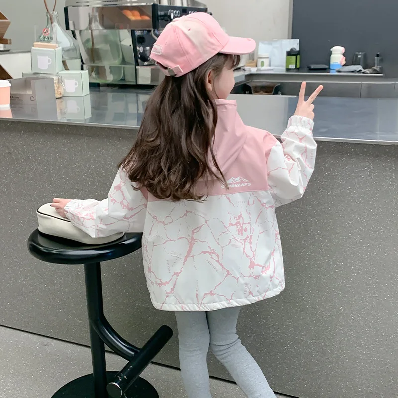 Girls' Western style coat, autumn new item, children's Korean version jacket, top, middle-aged and middle-aged children's spring