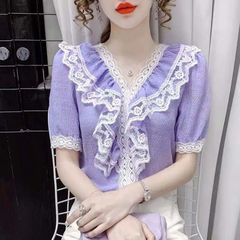 

Уникальная нишевая блузка с V-образным вырезом, оборками и кружевом, с коротким рукавом, молодежная стильная летняя модель для женщин
