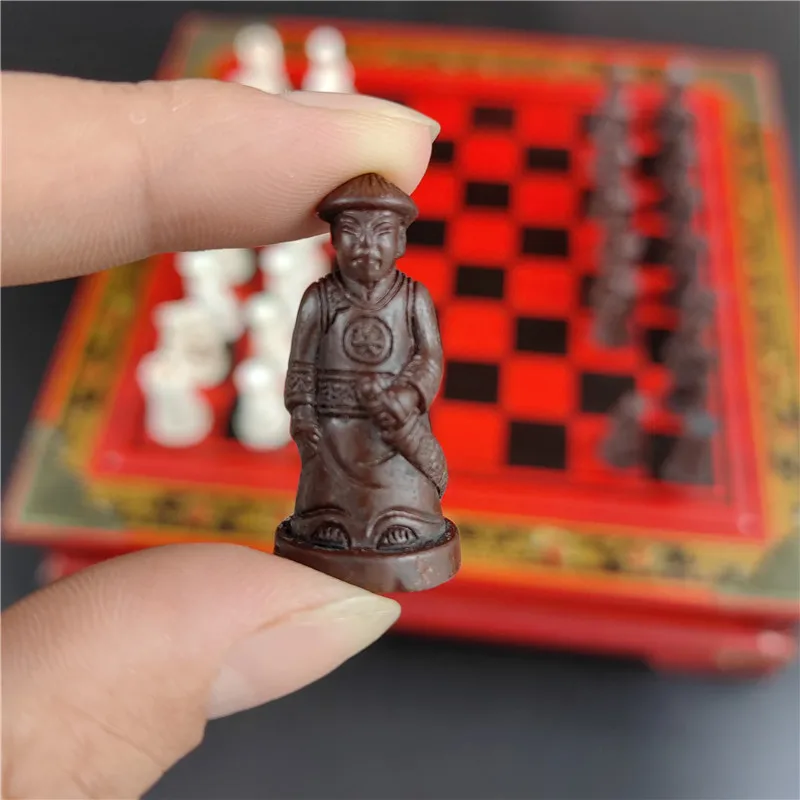 Retro Chess Set Board Games Resin Chess Qingbing Lifelike Pieces High-density Board Paste 26*26*6.5cm/10.24*2.56in