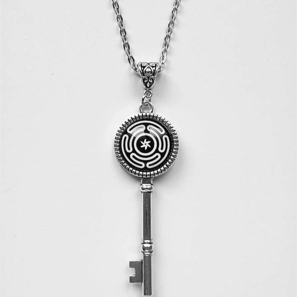 Retro Classic Black Solomon Magic Array Pattern Key Pendant Necklace for Women  Men Halloween Party Jewelry Accessories Gifts