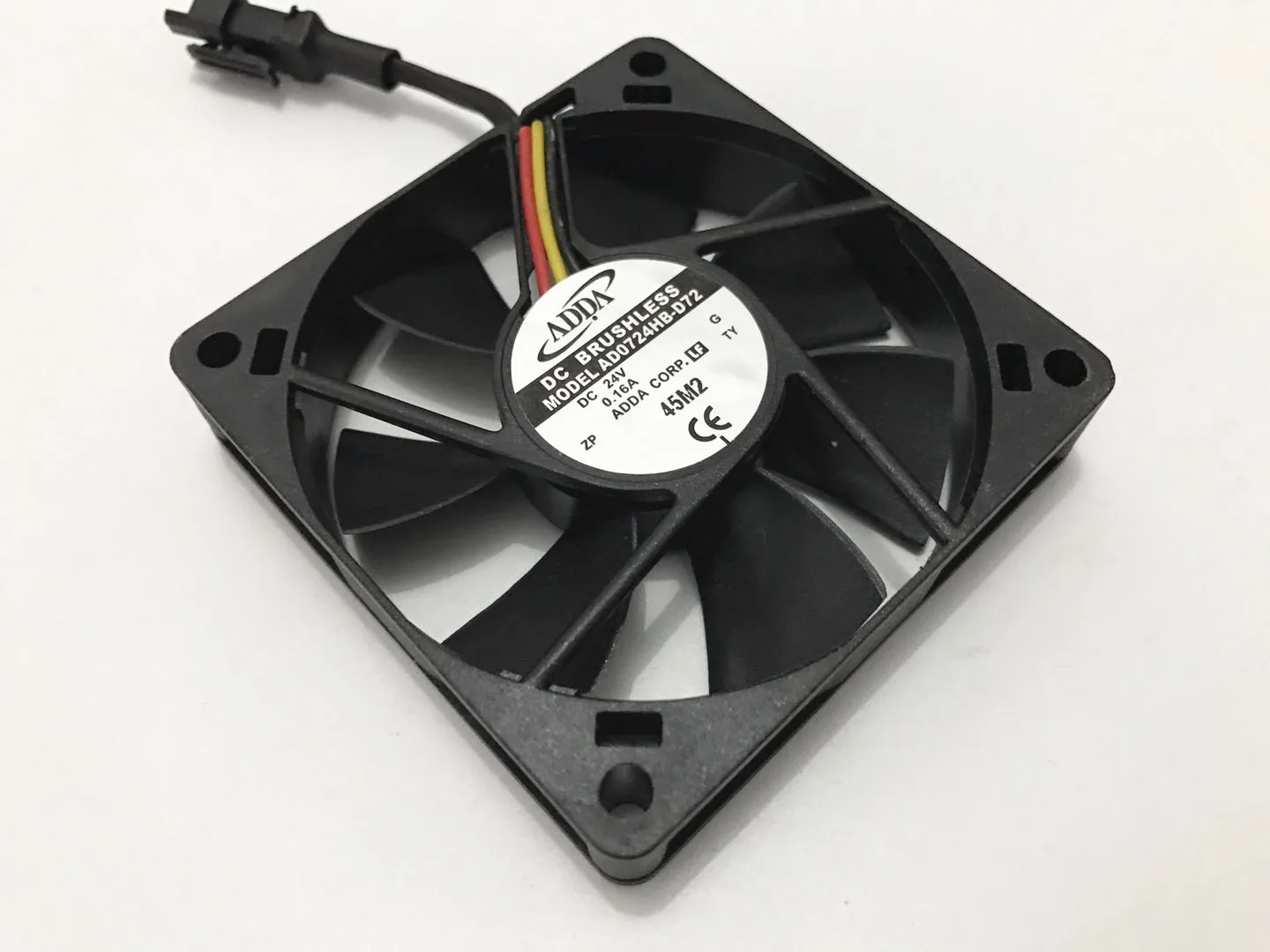 

ADDA AD0724HB-D72 VFC3610 EFC3610 DC 24V 0.16A 70x70x15mm Server Cooling Fan