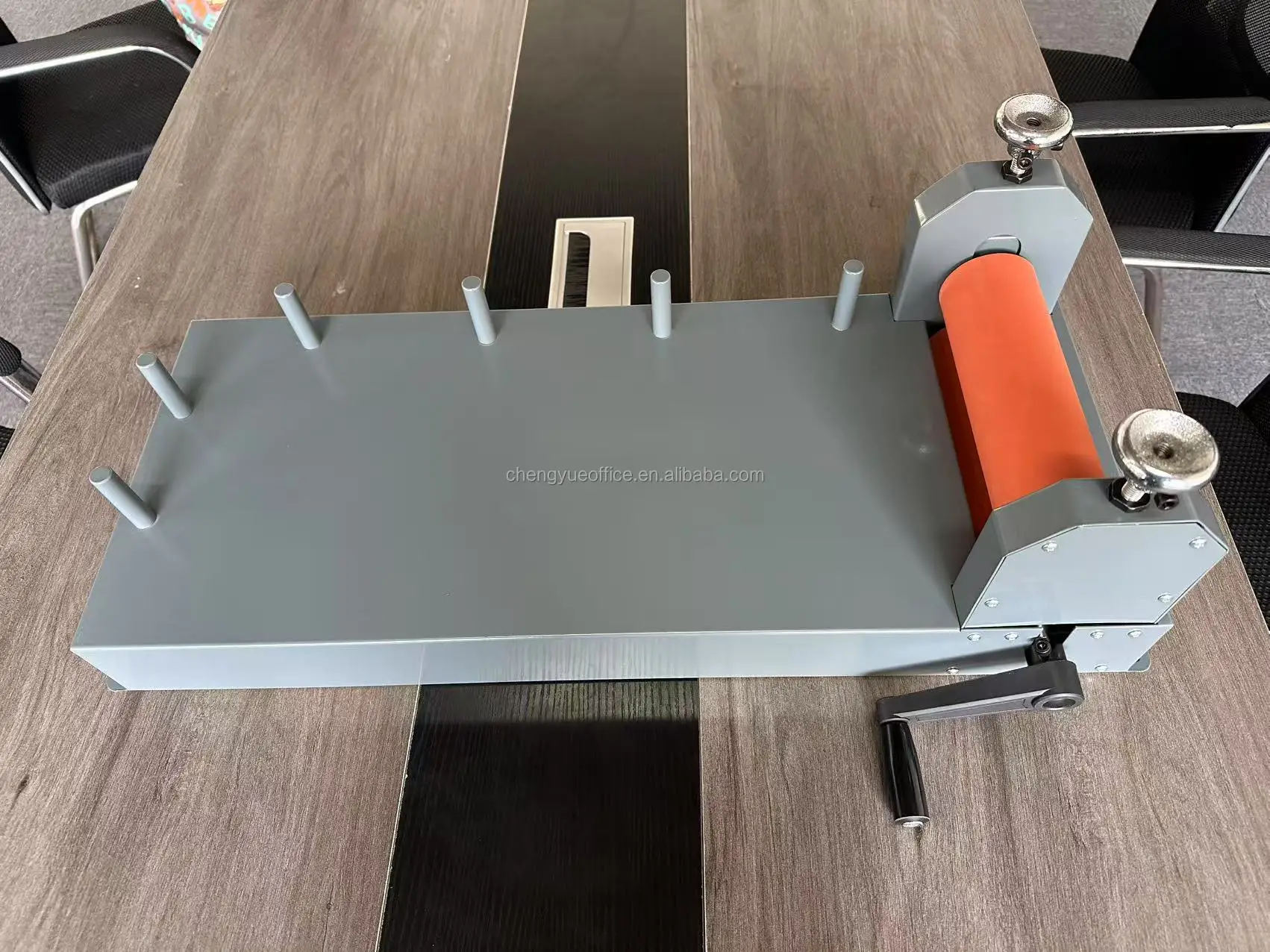 

2025 hot sale Electric Customizable Mini Desktop Manual 220mm Lamination Size Cold Laminator Lamination Machine