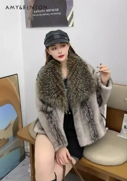 

2025 Winter New Faux Fur Collar Dark Gray Turn-Down Collar Short Coat for Women Large Fur Collar Loose Casual Warm Top