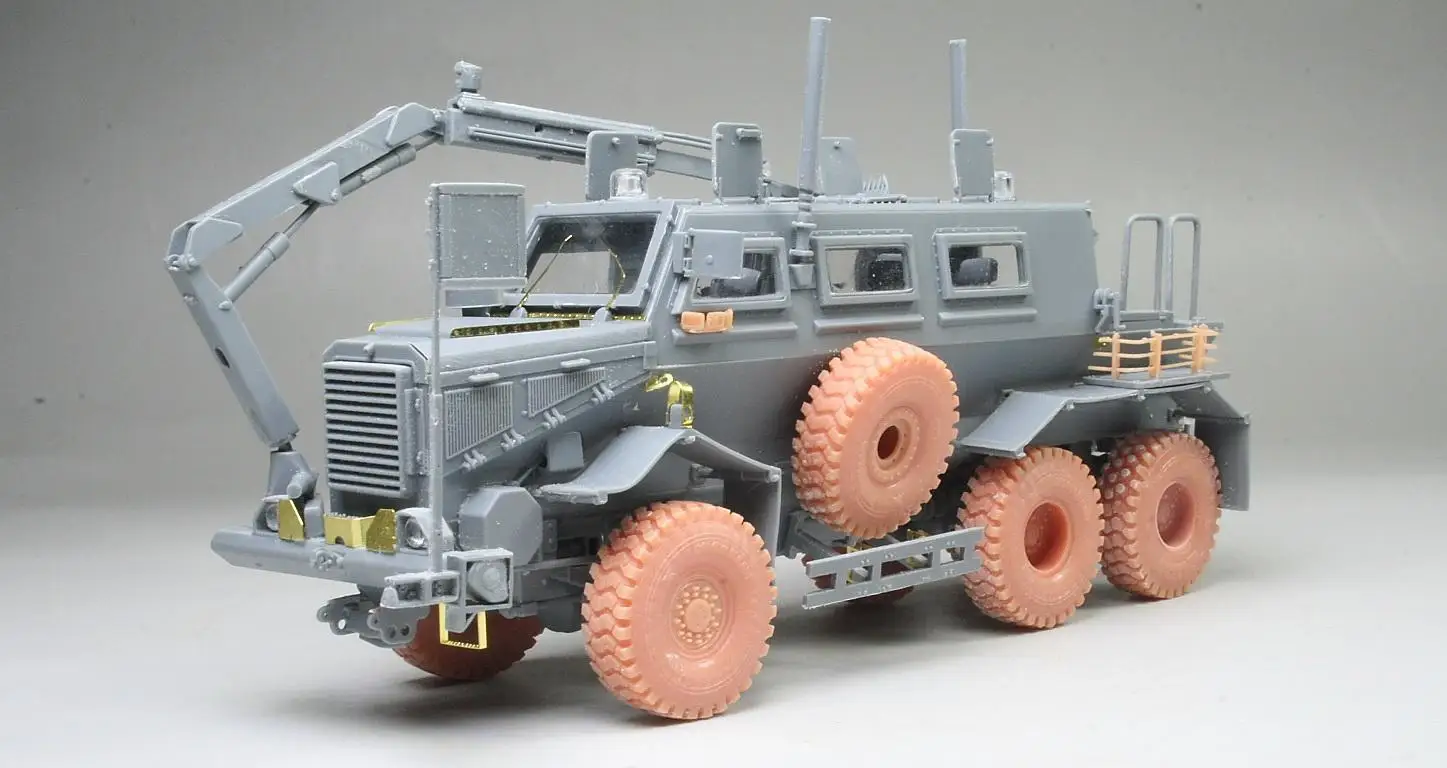 VESPID VS720035 1/72 BUFFALO A1 MPCV Mine Protected Clearance vehicle Model Kit