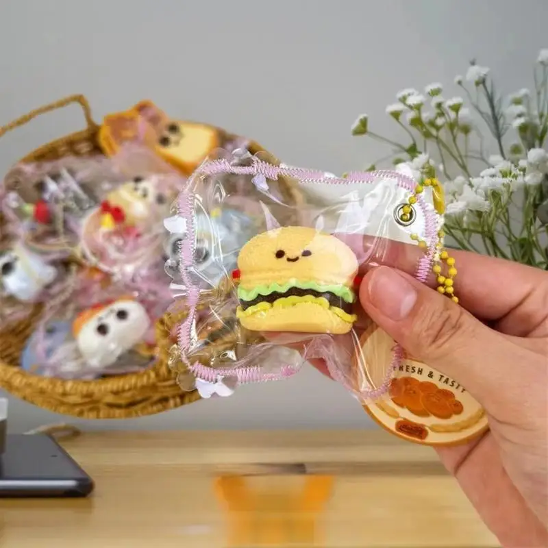 사랑스러운 실리콘 버거, 케이크, 토스트 스퀴즈 장난감 - 스트레스 해소, 느린 반동, 매력적인 열쇠고리 선물로 모두에게 이상적입니다.