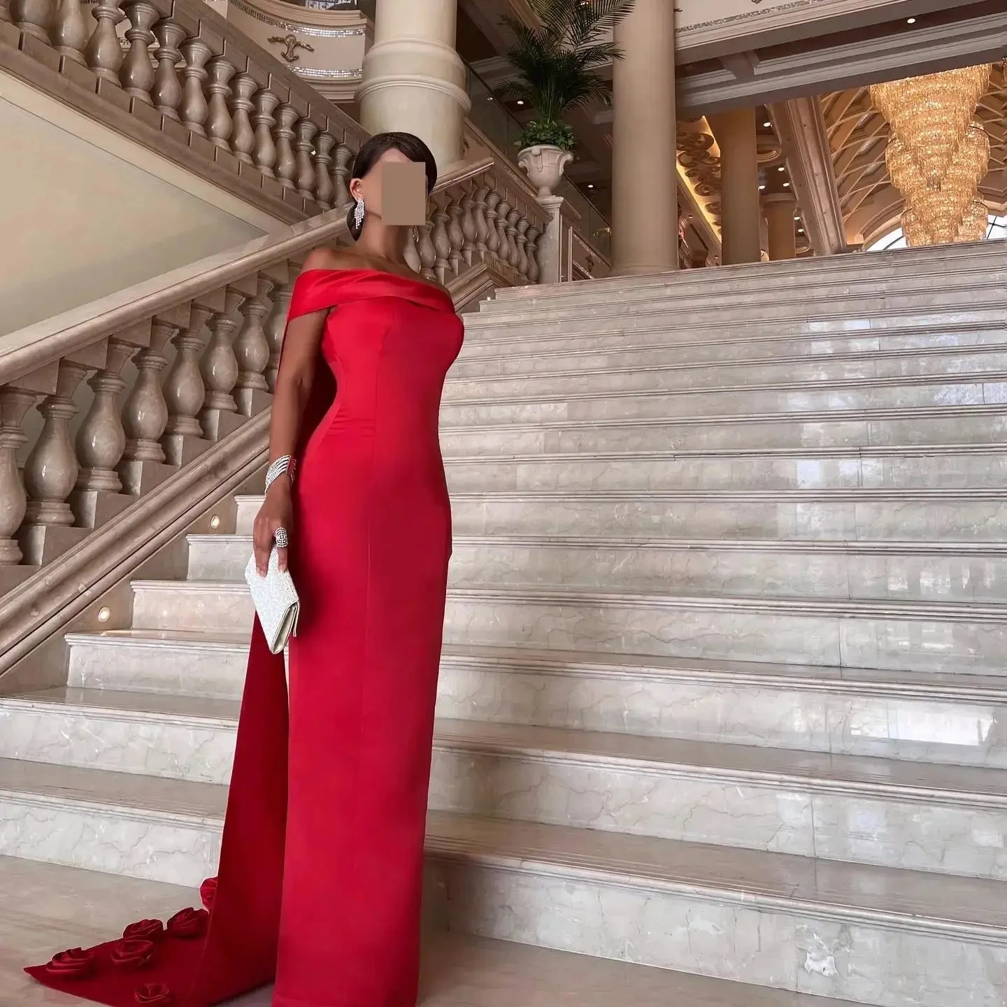 Abito da sera rosso di alta qualità con spalle scoperte Fiori 3D Applicazioni in pizzo Abiti da ballo in raso Abiti da spettacolo Robe De Soiree