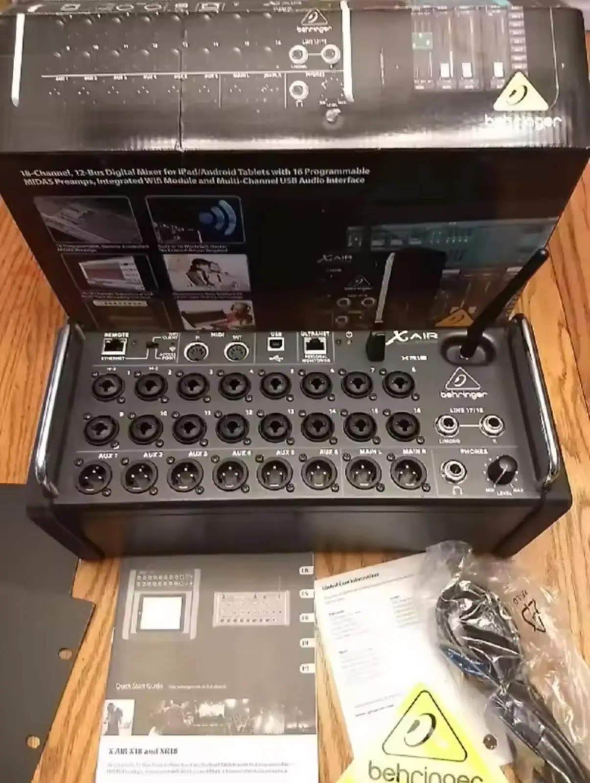 เครื่องผสมดิจิตอลควบคุมด้วยแท็บเล็ต18ช่องสัญญาณ Behringer x Air XR