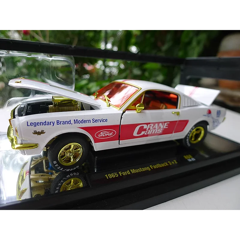 

Литой под давлением M2 масштаб 1:24 Ford Mustang Fastback 2 + 2 R68 модель автомобиля из сплава Коллекционная игрушка в подарок сувенир дисплей орнамент