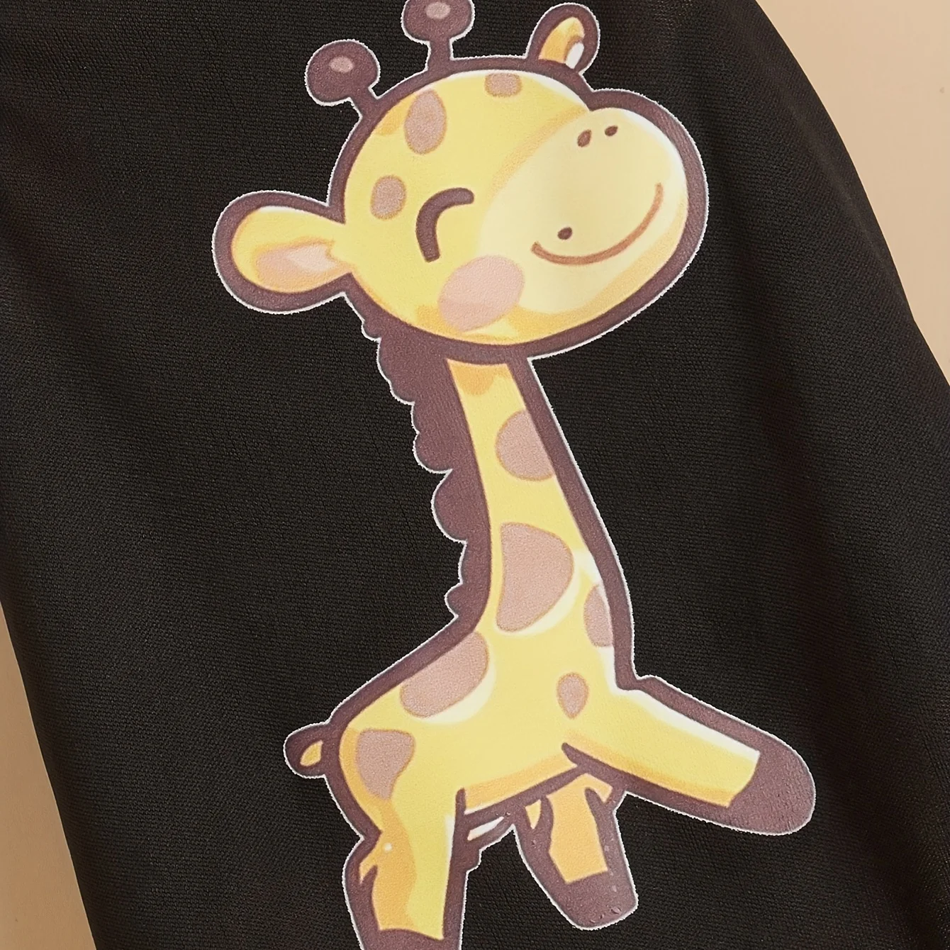 Pet clothes: dog and cat vest, light, breathable, comfortable, black stitching, yellow, clothes with giraffe print, simple, gene