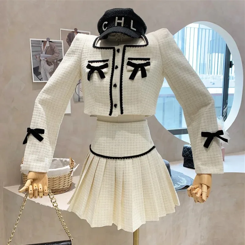 

2024New High Quality Square Neck Fall Winter Tweed Two Piece Set Women Sweet Bowknot Crop Top Coat+ Mini Pleated Skirt Ensemble