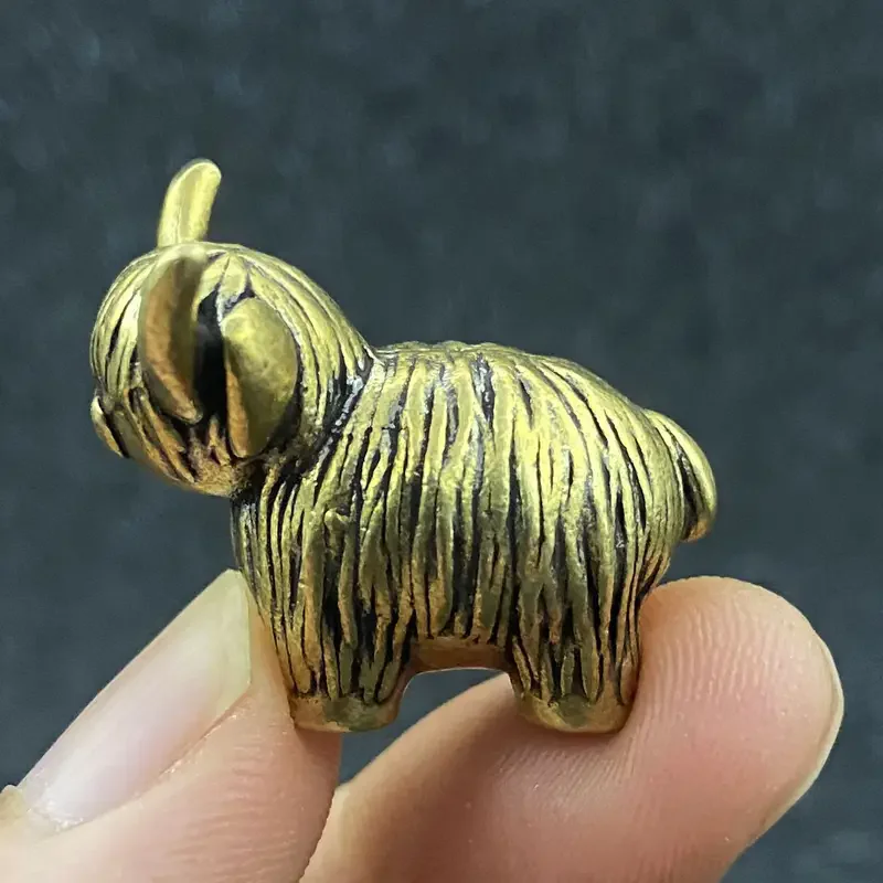 Mini-Kupfer-Hochlandkuh-Figur, bezaubernd, exquisite Details, Vintage-Messing-Dekor, Schreibtisch-Ornament für kreative Geschenke im Home Office – Detail 2