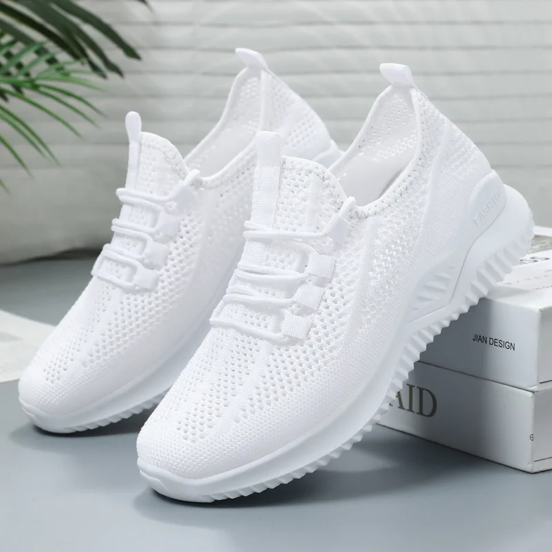 New Women's Breathable And Fashionable Casual ShoesPlus Size Shock-absorbing Soft Soled Sports Shoes Mesh Fabric Lace Up Women's