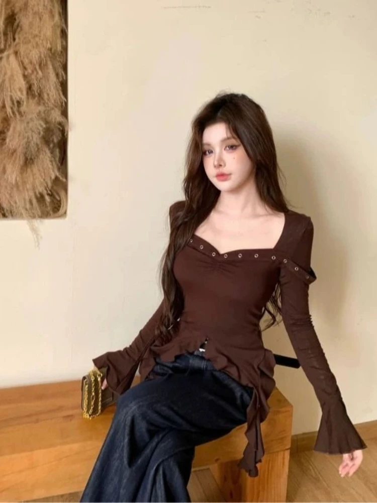 

Женская осенняя футболка с длинным рукавом, квадратным вырезом, асимметричными оборками, облегающая, стройнящая, с уникальным дизайном