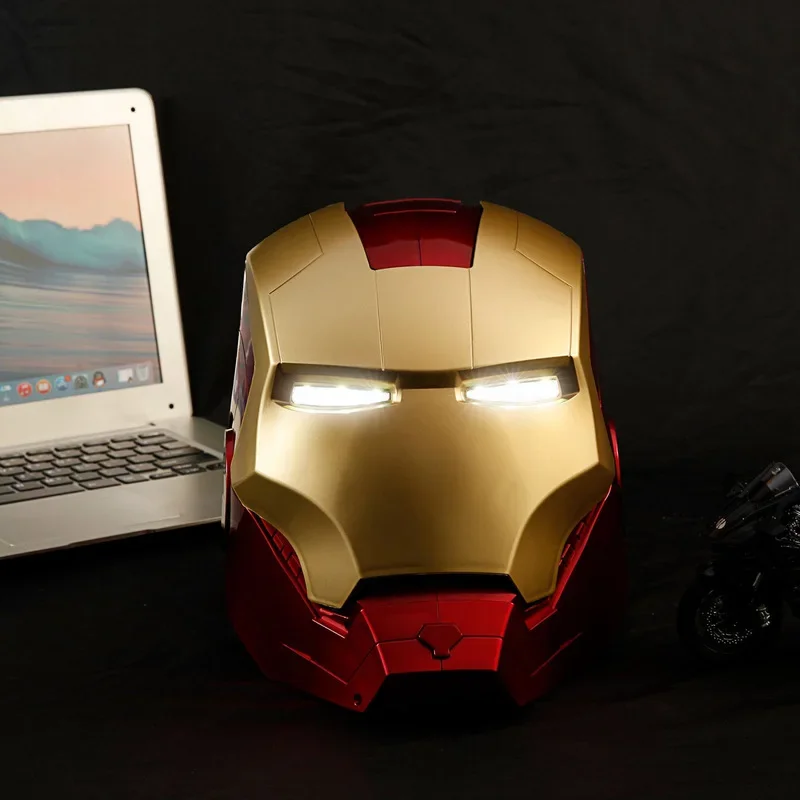 Masque Ironman en PVC avec lumière LED, casque et bras Avengers Iron Man, accessoires de cosplay, figurine d'action, jouets pour enfants et adultes, cadeau pour garçons, 1:1