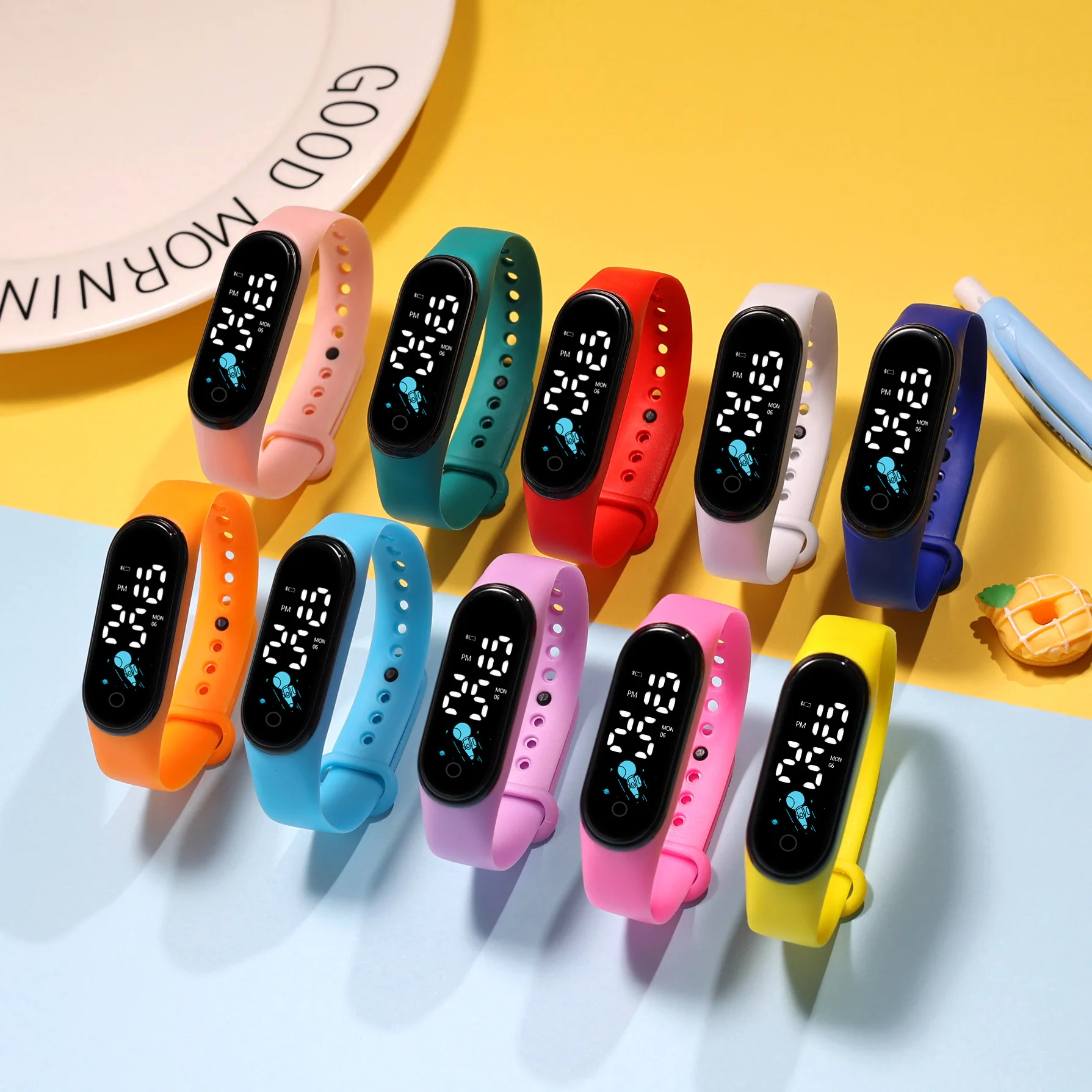 50pcs/lot Sport Digital LED Children's Watch Spaceman Silicone Strap Cute Electronic Wristwatch for Boys Girls Students Gift