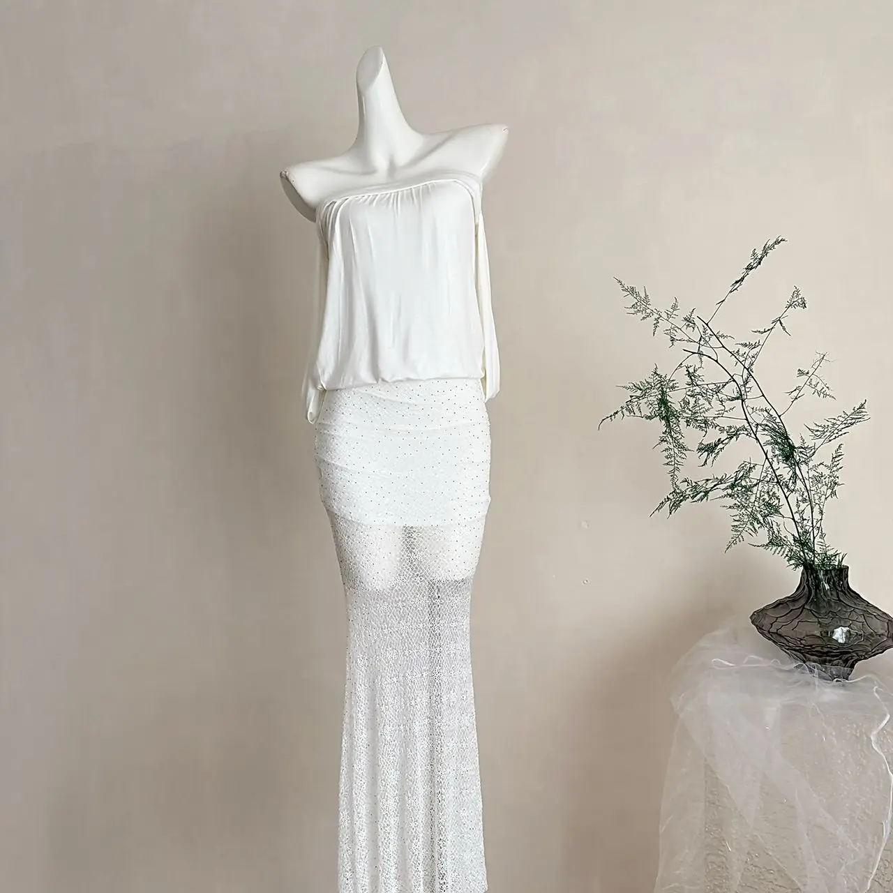 

Модный комплект из двух предметов: топ на одно плечо Ifaion Pure Desire и длинная юбка-русалка с микро-прозрачными вставками, женская мода