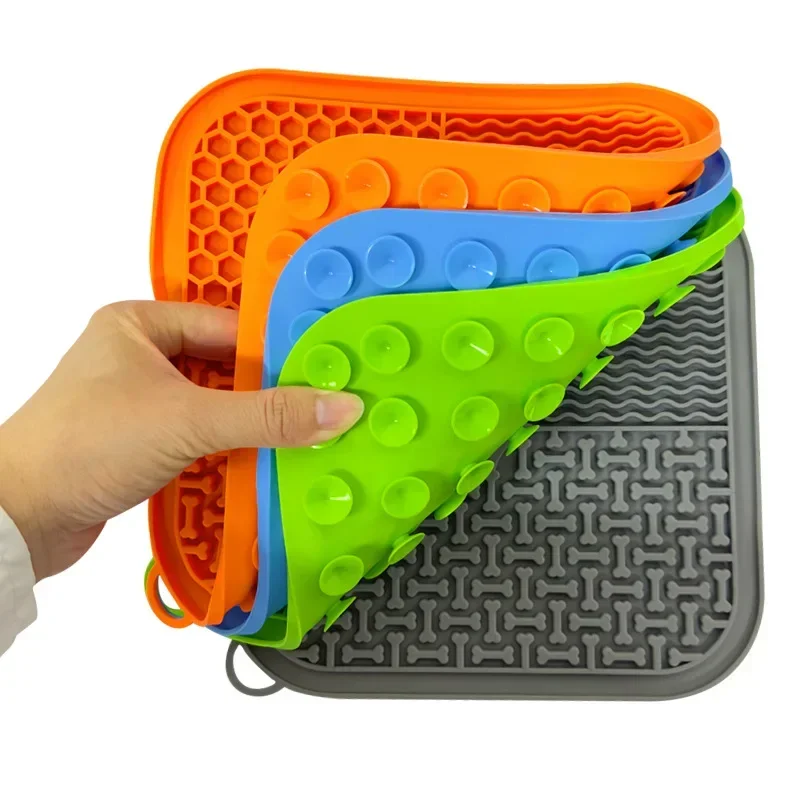 New Silicone Pet Licking Mats for Dogs Slow Feeder Dog Bowl with Suction Dog Lick Pad Slow Feeding Pet Supplies Plus Size20*20CM