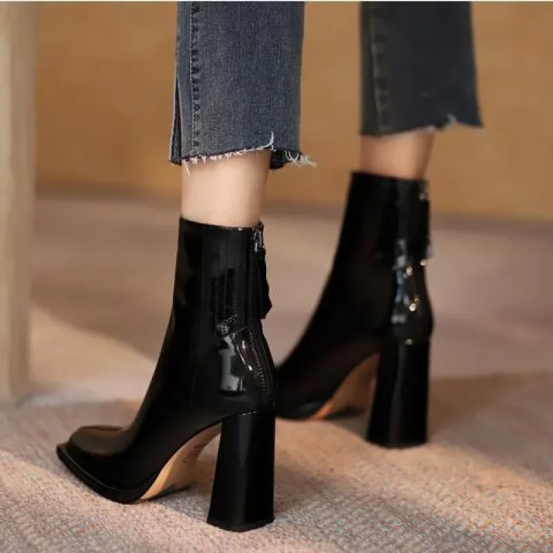 Women's High-Heeled Short Boots 2024 Autumn/Winter New Style Patent Leather Back Zipper Fashionable Footwear Rubber Upper