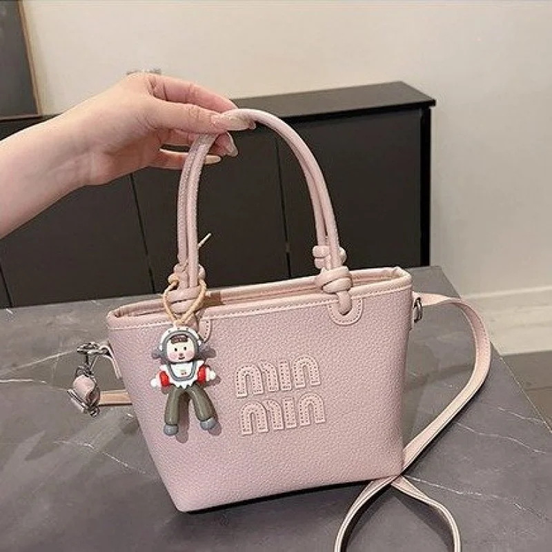 

Элегантная женская сумка-мессенджер из кожи премиум-класса, популярный элегантный цвет и просторный интерьер ​